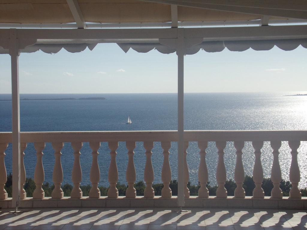 Sunshine Resort Lassi  Kamer foto