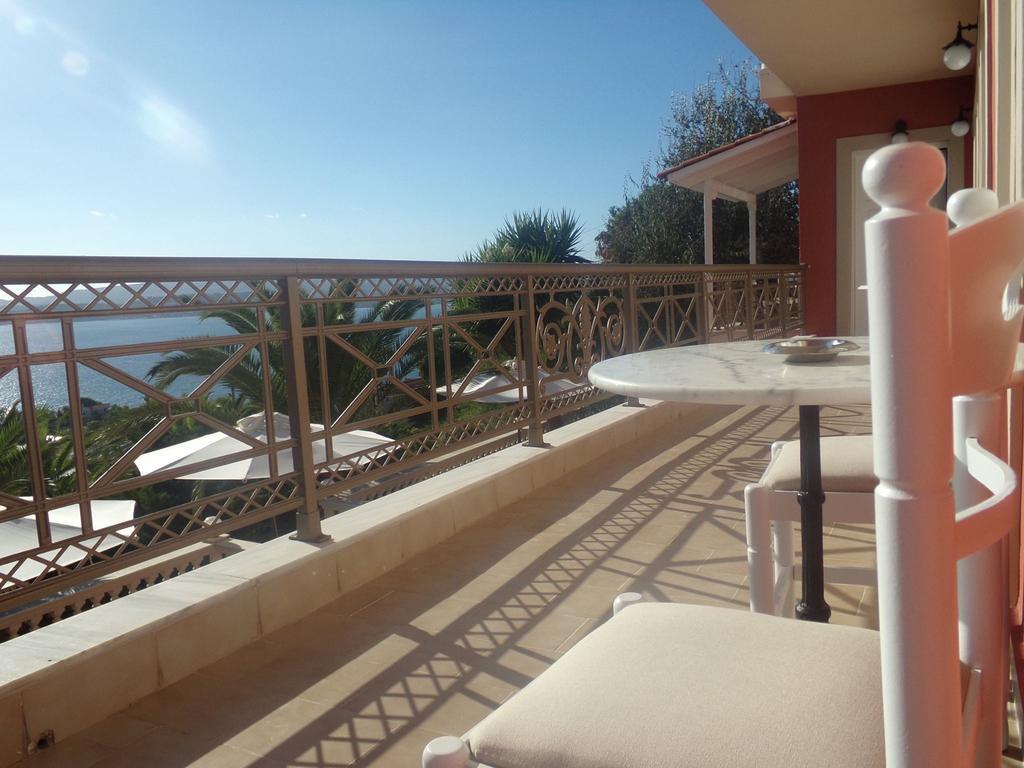 Sunshine Resort Lassi  Kamer foto
